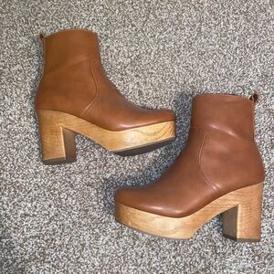Universal Thread Platform Boots | Size 6 | Color: Chestnut